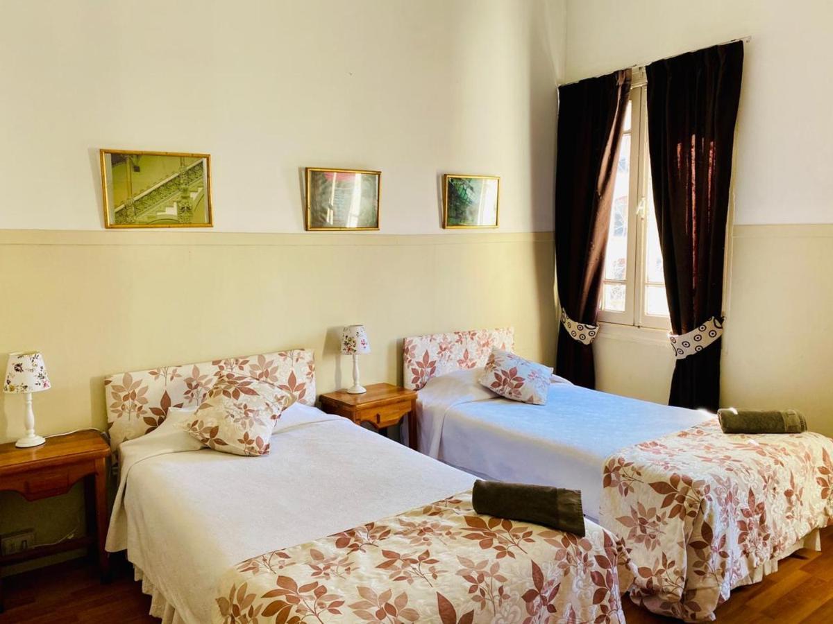 Hostal Plaza Londres 77 산티아고 외부 사진