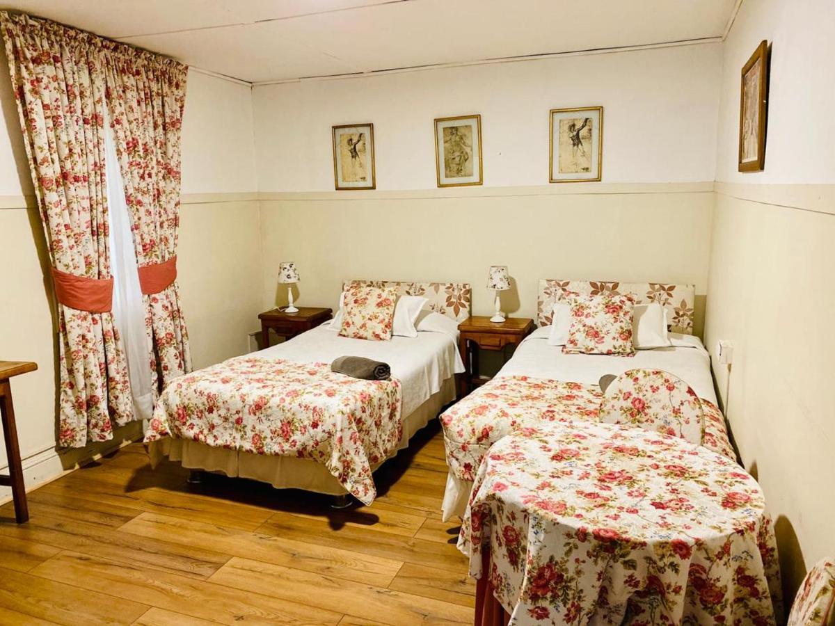 Hostal Plaza Londres 77 산티아고 외부 사진