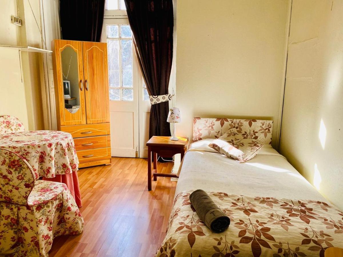 Hostal Plaza Londres 77 산티아고 외부 사진