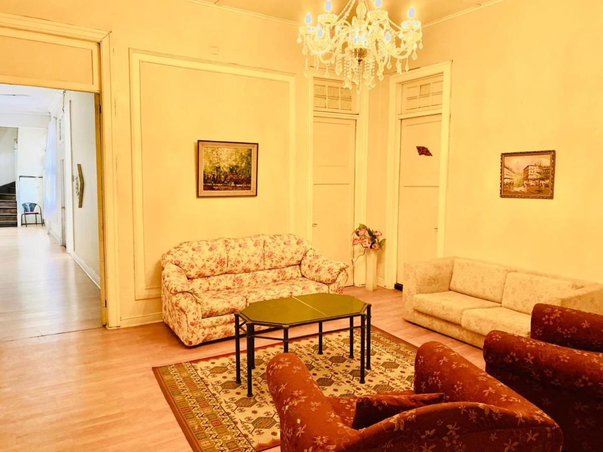 Hostal Plaza Londres 77 산티아고 외부 사진
